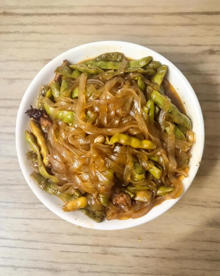 豆角炖粉条 第 1 步