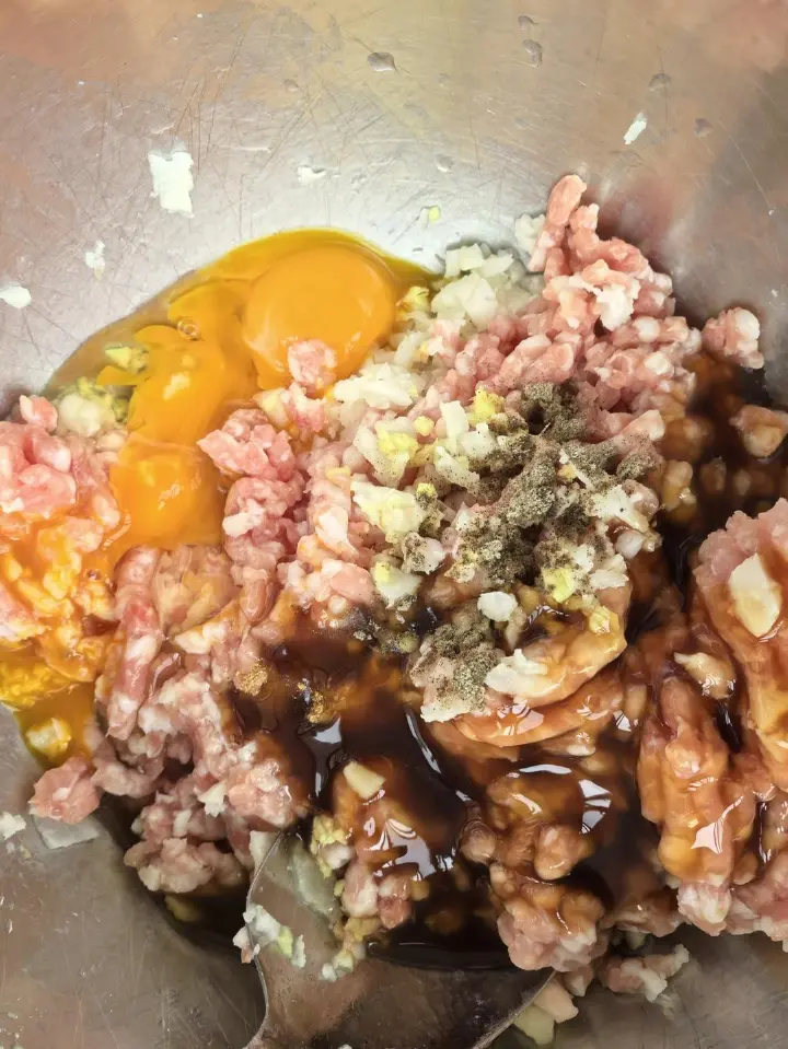 韭菜猪肉饺子 第 1 步