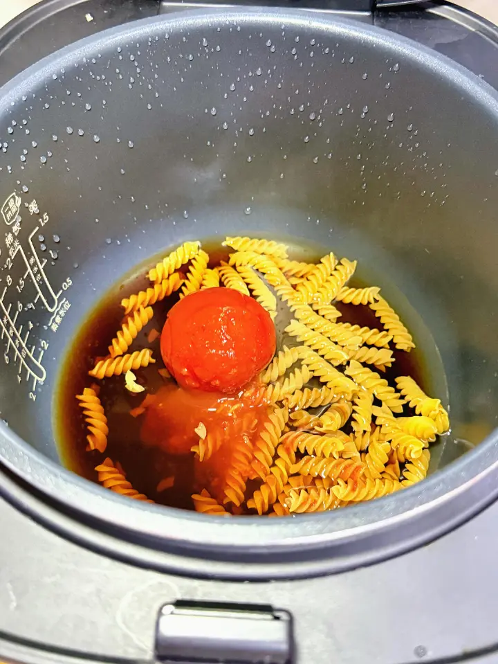 电饭锅香辣番茄意面 第 3 步