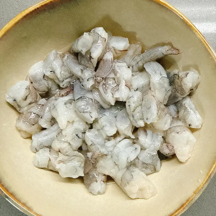毛豆炒虾仁 第 1 步