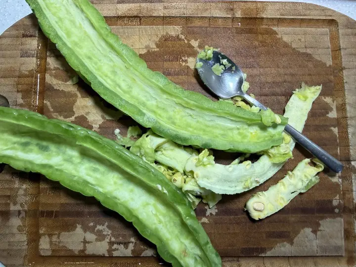 午餐肉苦瓜炒蛋 第 2 步