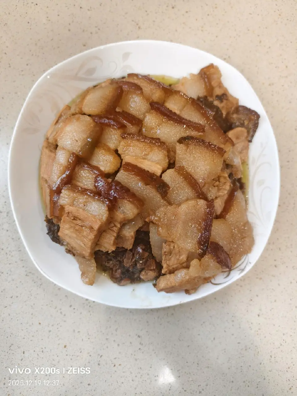 梅菜扣肉成品图