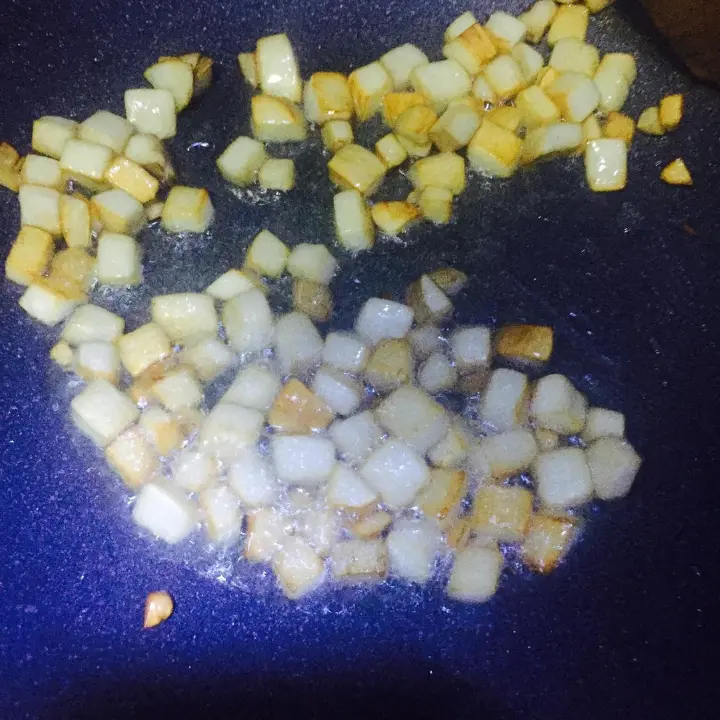 黑胡椒杏鲍菇牛肉粒 第 7 步