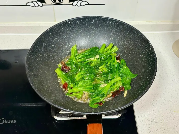 清炒冰草 第 4 步