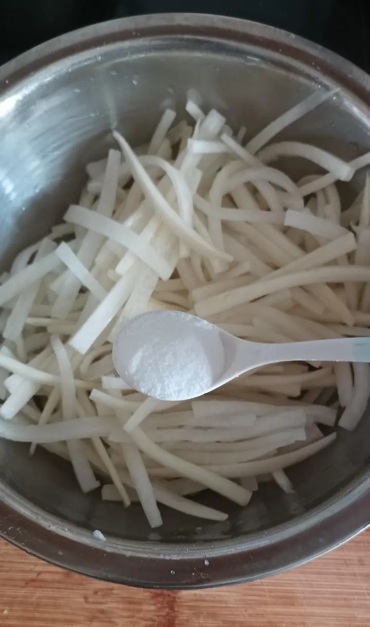 白萝卜丝煎蛋汤 第 2 步