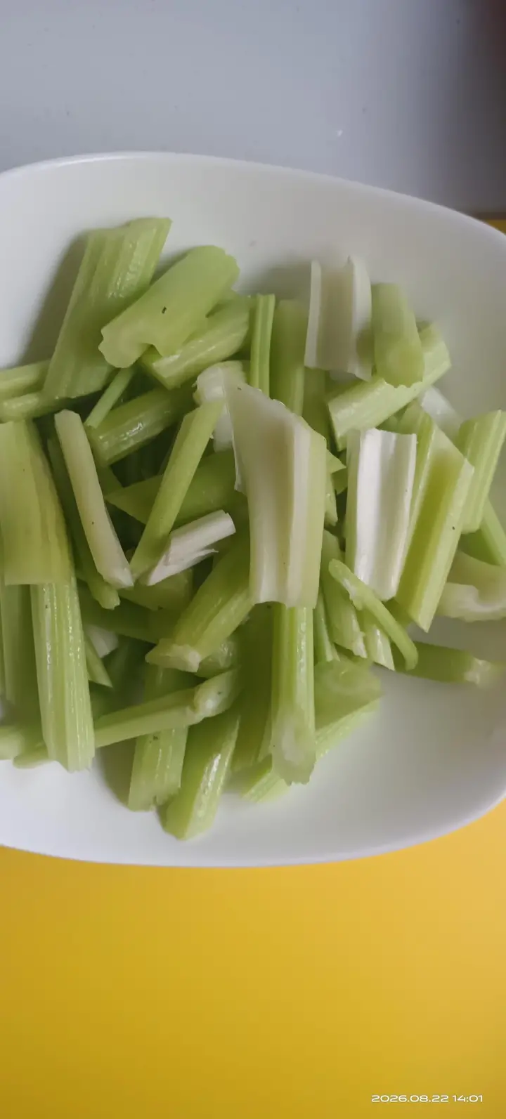 干锅藕片芹菜杂八串 第 2 步