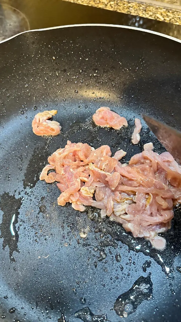 家常豆腐炒肉丝 第 6 步
