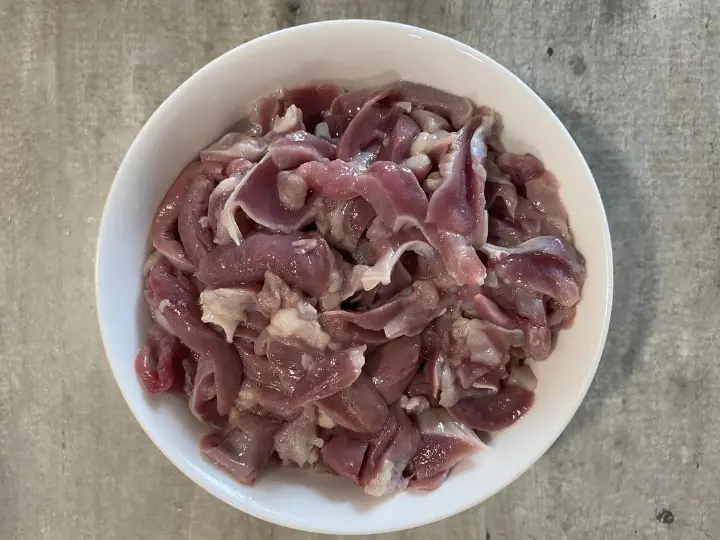 雪菜毛豆炒鸡杂 第 1 步