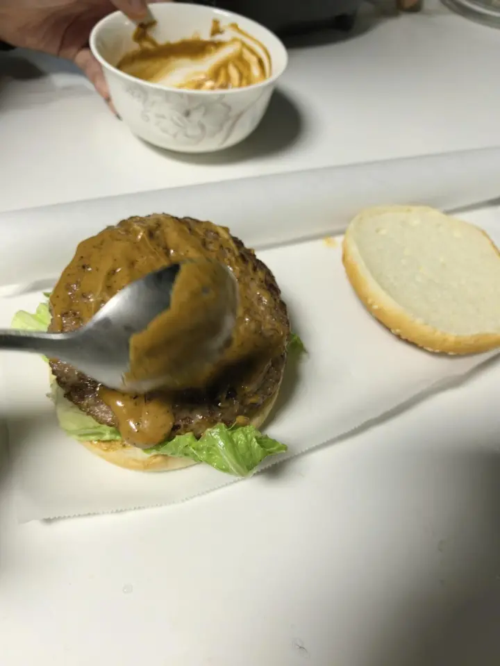 快手牛肉汉堡 第 7 步