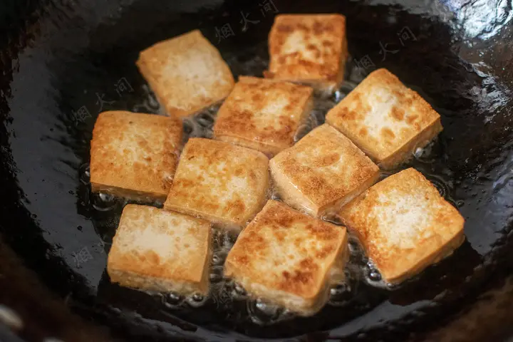 番茄鸡蛋烧豆腐 第 2 步