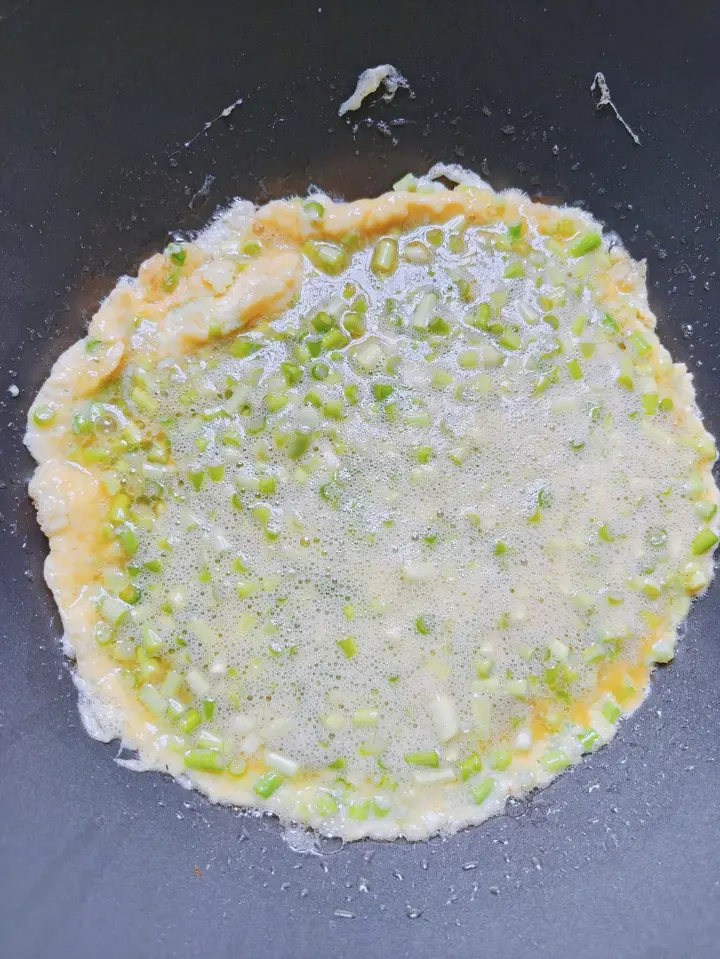 蒜苔炒鸡蛋 第 3 步
