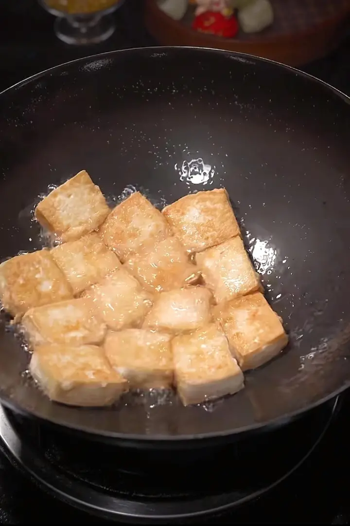 西红柿焖豆腐 第 4 步