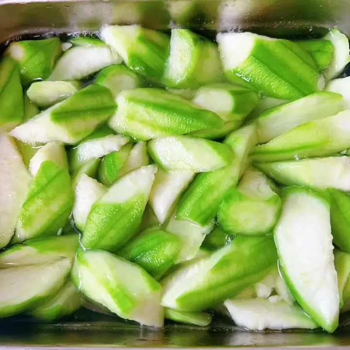 丝瓜烧豆腐 第 1 步