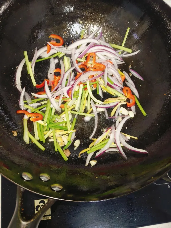 洋葱芹菜炒牛肉 第 8 步