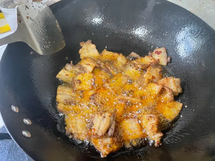 蒜苗回锅肉 第 6 步