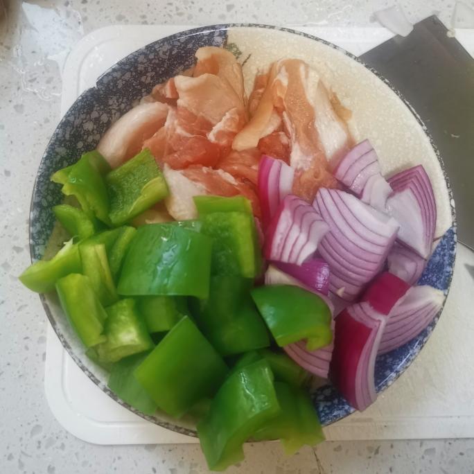 家常小炒肉 第 2 步