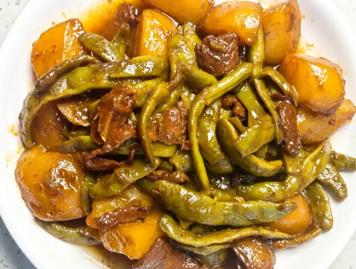 东北土豆炖豆角 第 1 步