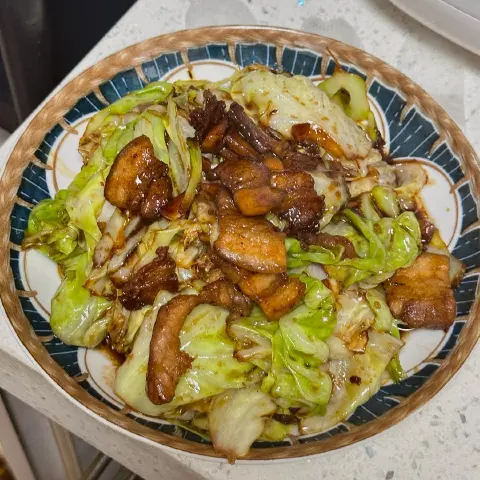 包菜炒肉片