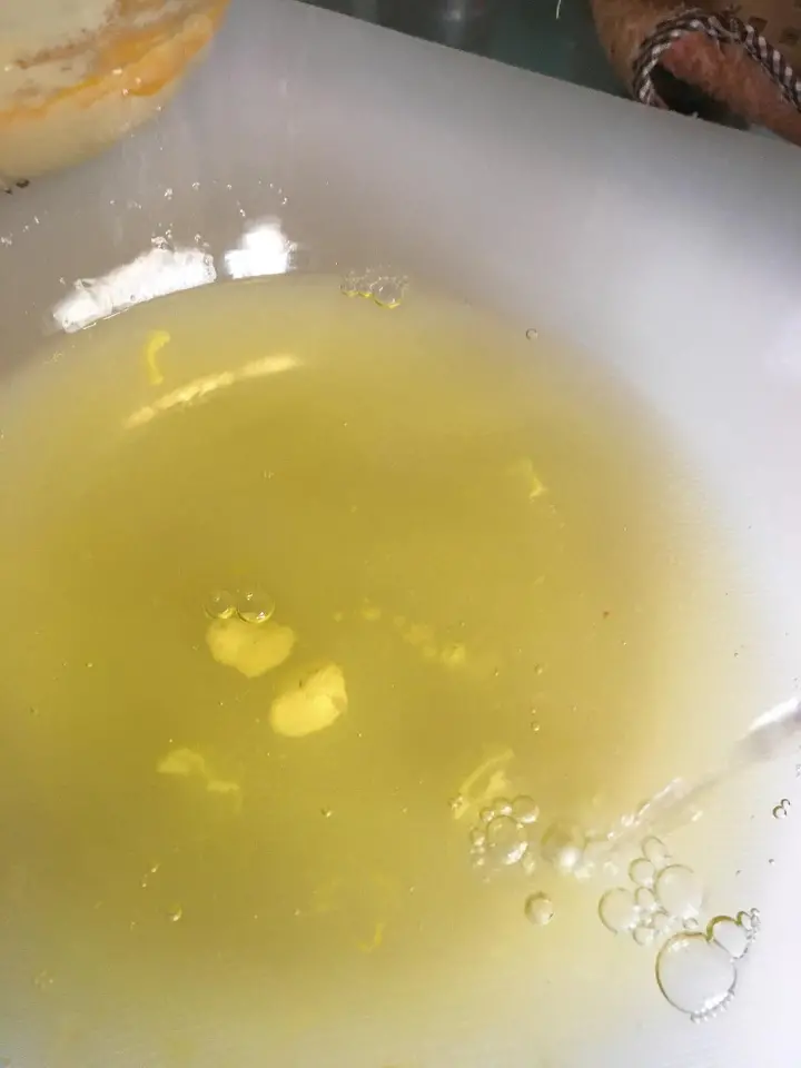 六寸戚风蛋糕 第 9 步