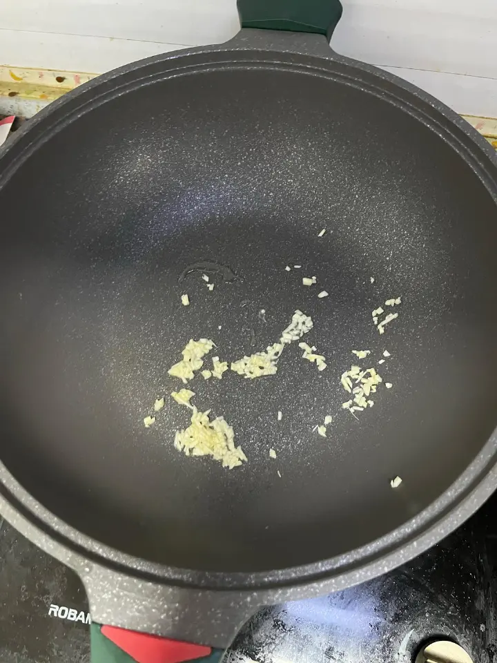 香菇虾仁炒油菜 第 3 步