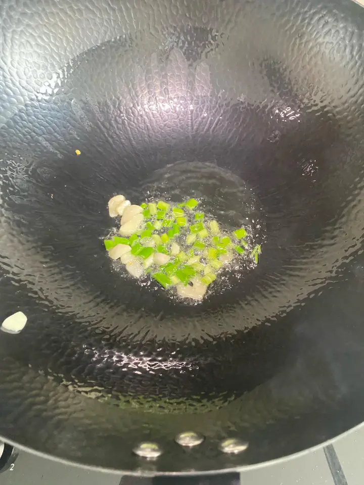 五花肉炒豆芽 第 2 步