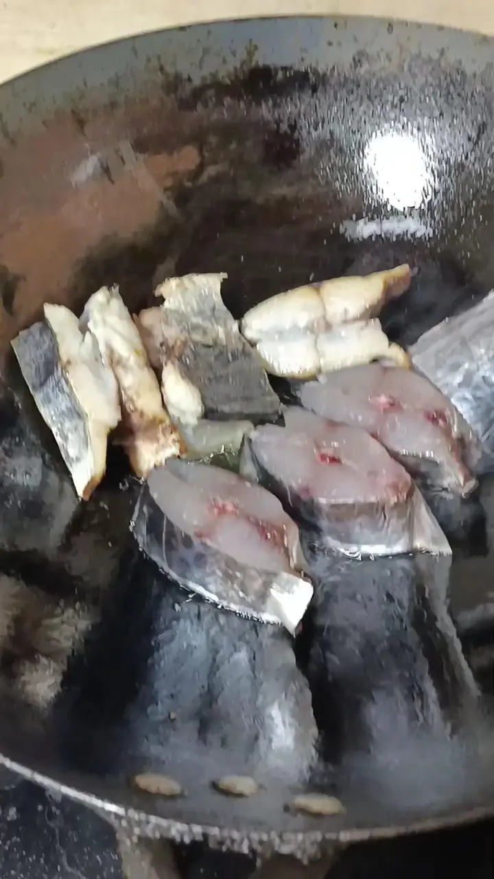 香煎半干鲅鱼 第 9 步