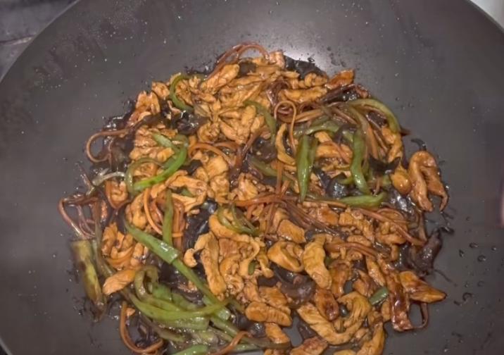 简易鱼香肉丝成品图