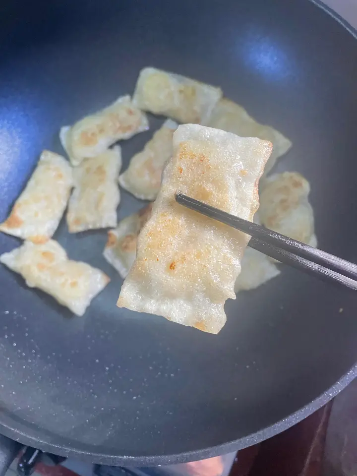 香蕉馄饨皮飞饼 第 5 步