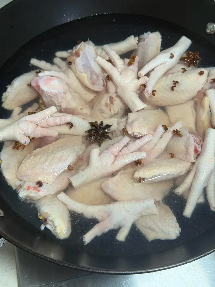 黄豆焖鸡爪猪蹄 第 7 步