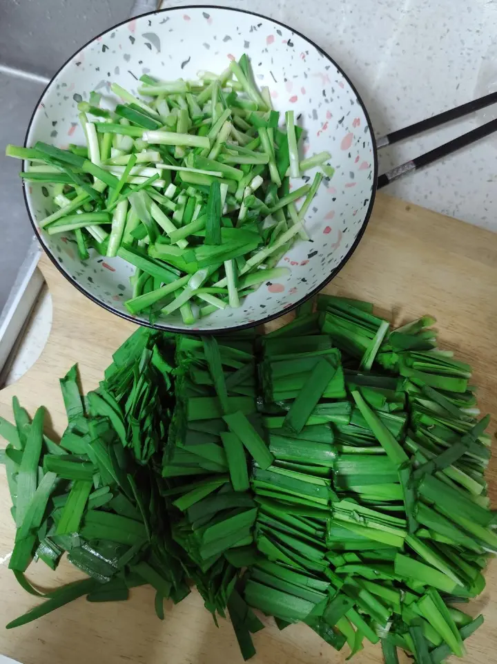 韭菜炒鸡蛋 第 1 步