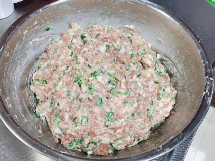 香葱小肉圆 第 2 步