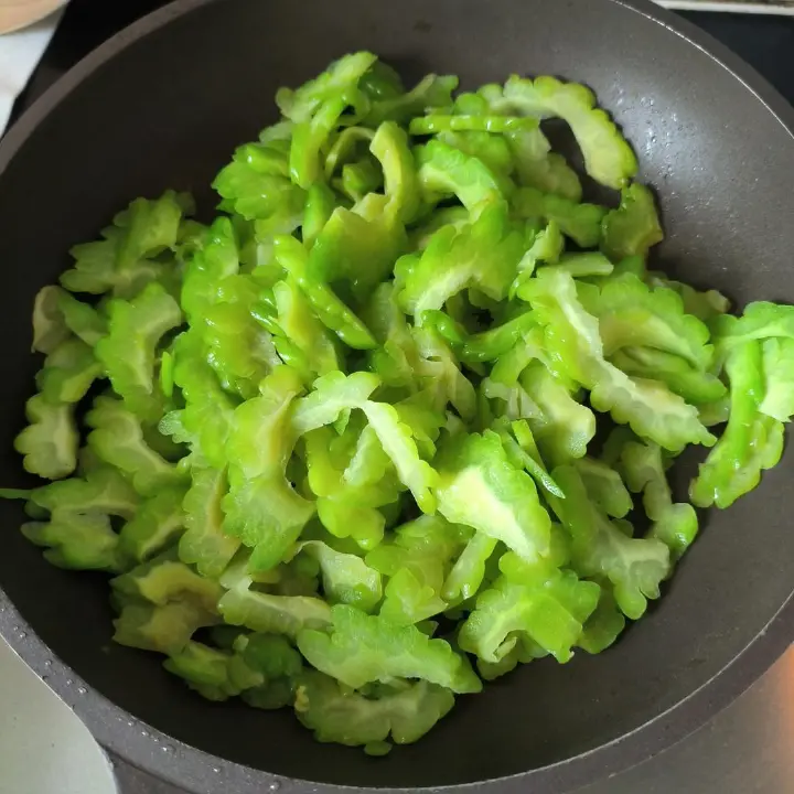 西红柿炒苦瓜 第 4 步