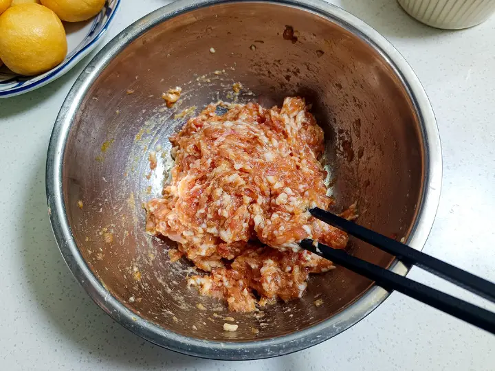 油面筋塞肉粉丝煲 第 4 步