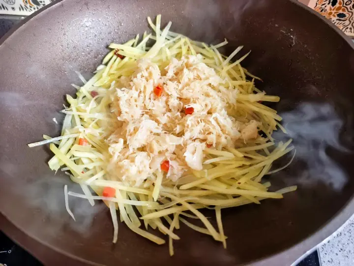 酸菜土豆丝 第 8 步