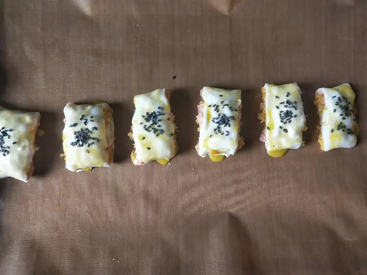 手抓饼火腿肉松酥 第 6 步