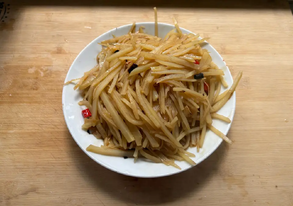 酸辣土豆丝成品图