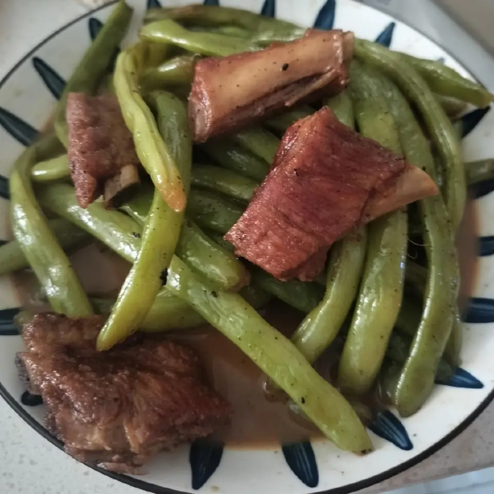 豆角炖排骨成品图