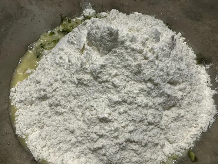 槐花发面软饼 第 3 步