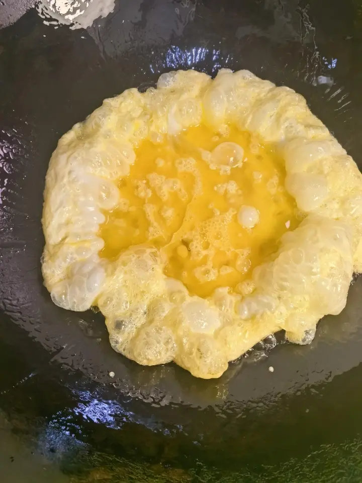 洋葱炒鸡蛋 第 5 步