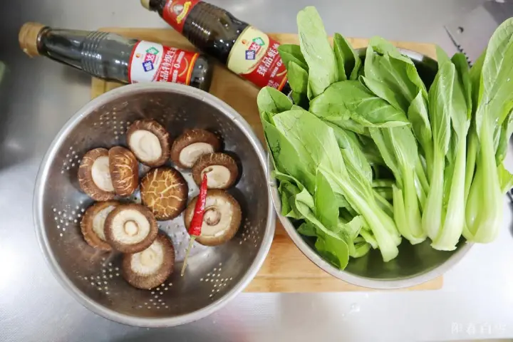 蚝油香菇青菜 第 1 步