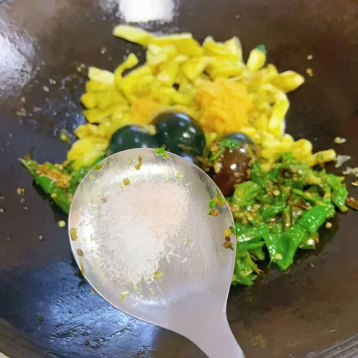 擂辣椒皮蛋茄子 第 10 步
