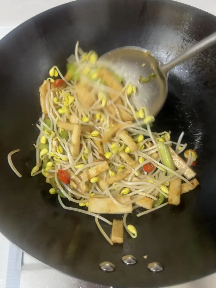 潮州鱼条炒河粉 第 7 步