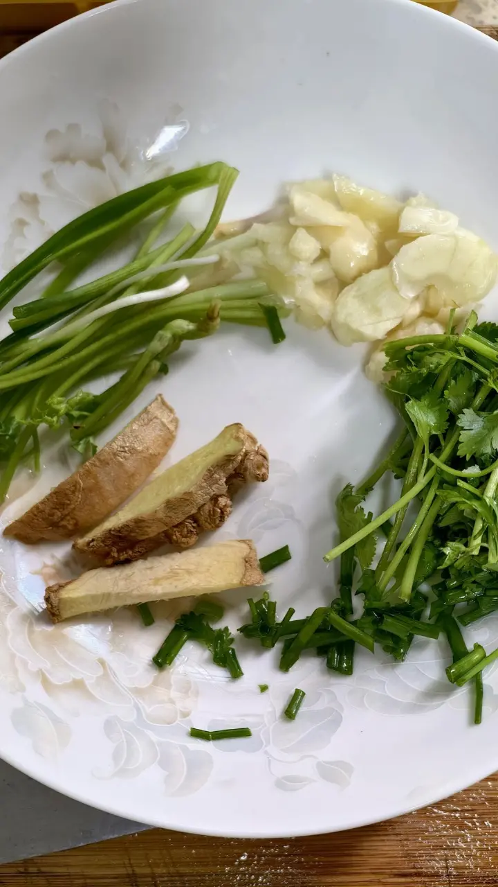 凉拌手撕鸡丝 第 1 步