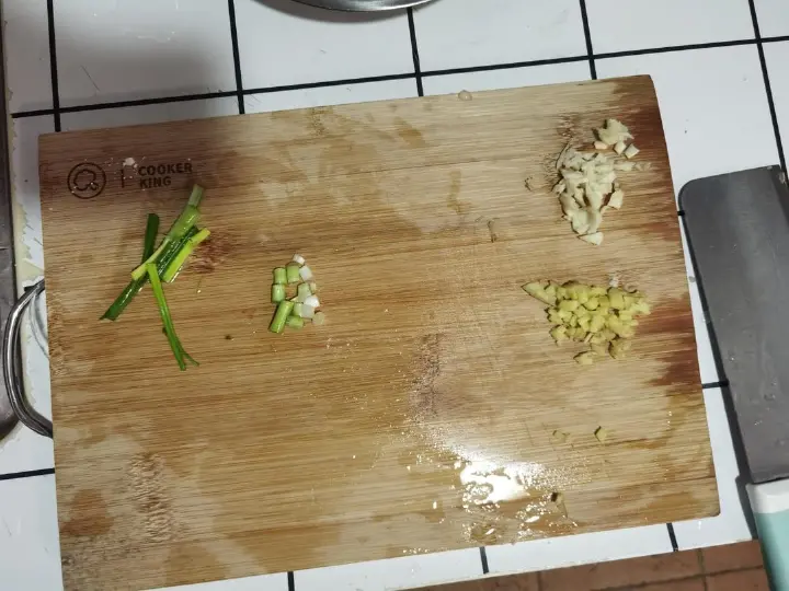土豆片炒肉 第 3 步
