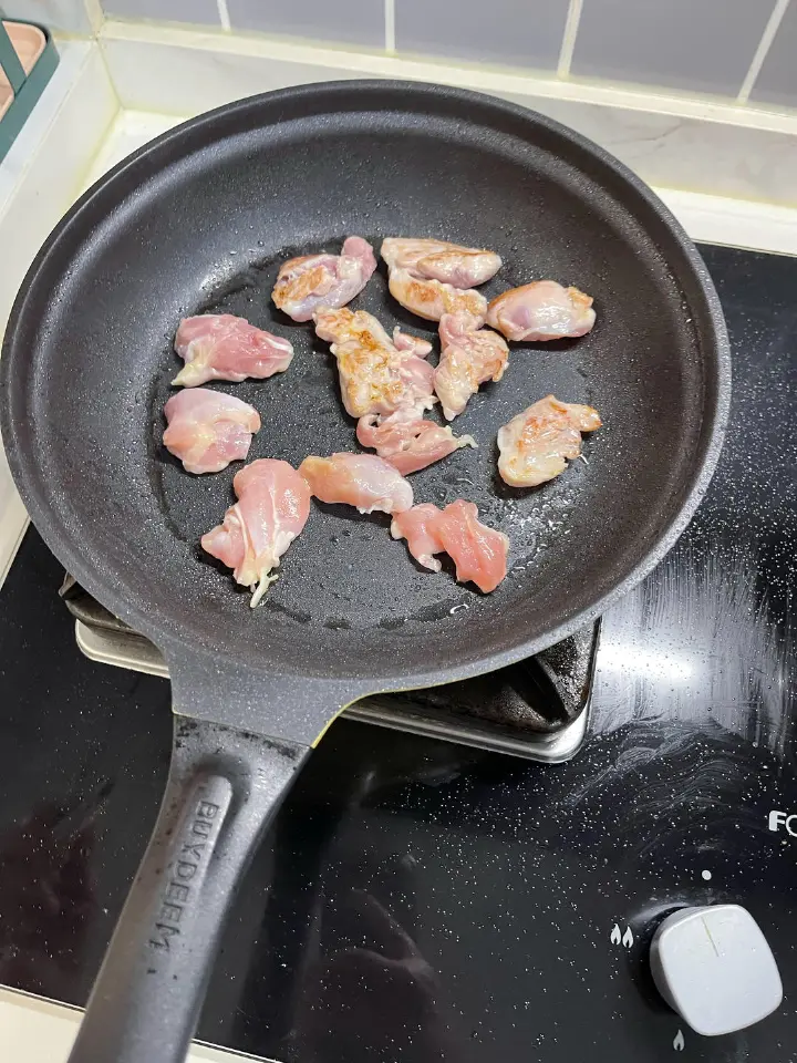 黄油焖鸡腿肉 第 5 步