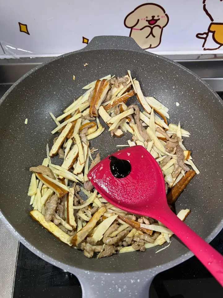 肉丝笋丝炒豆干 第 13 步