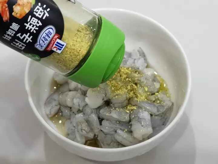 金玉满堂炒虾仁 第 4 步