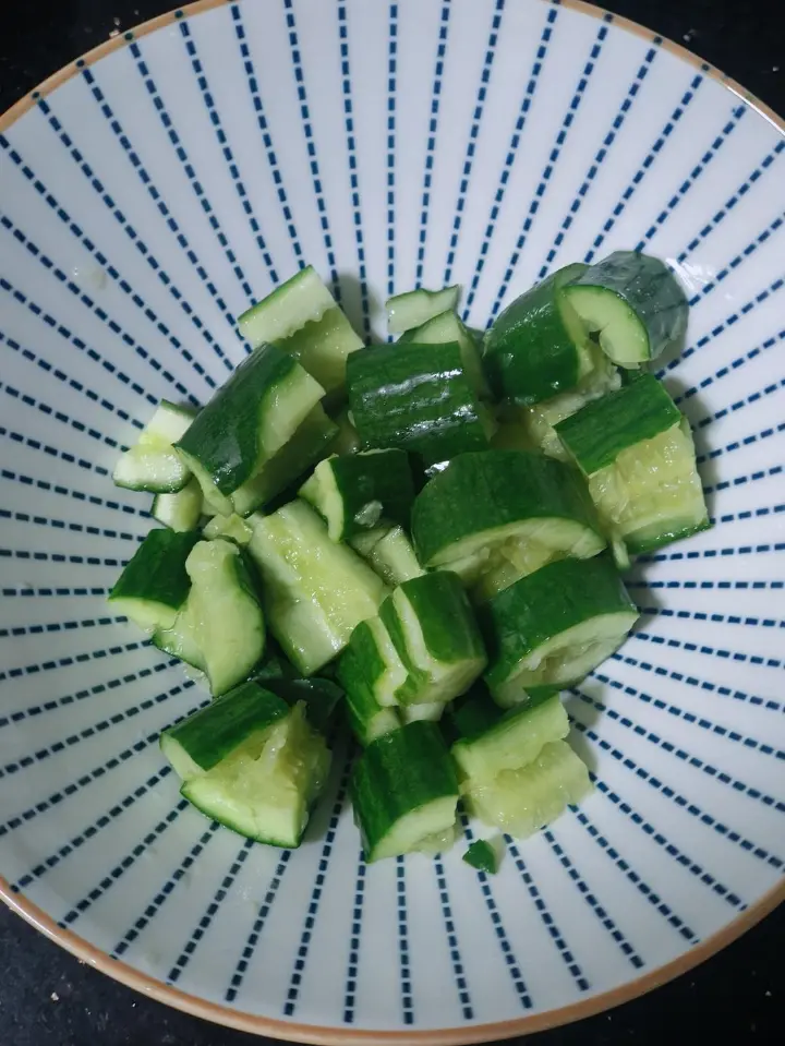 柠檬叶凉拌青瓜虾仁花甲肉 第 3 步