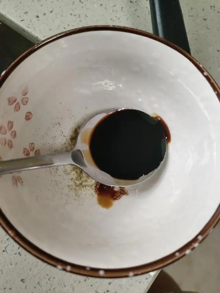 口蘑虾滑 第 1 步