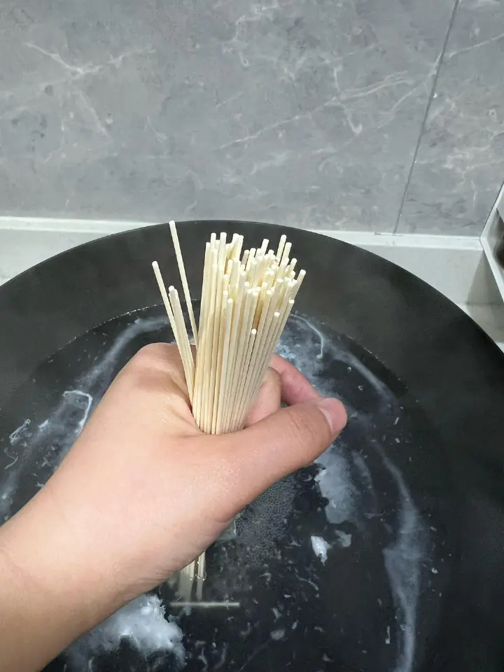快手清汤面 第 1 步